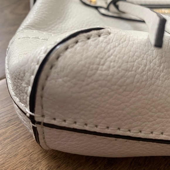 Michael Kors White Shoulder Bag - Picture 2 of 7